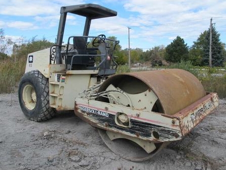 รถบด Ingersoll Rand SD100  รถนอก นำเข้าจากอเมริกา เครื่องเเน่น cummin turbo  โรลเลอร์84นิ้ว