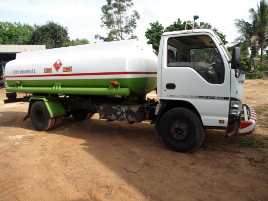 ขาย 6ล้อน้ำมัน อีสุ 840,000 ยาว 5 เมตร