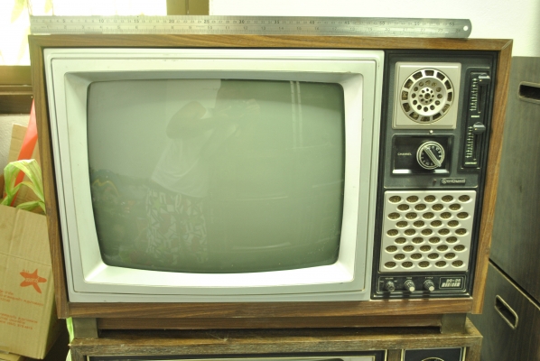 ขาย TV โบราณเก่า คลาสสิค  เอาไว้ตกแต่งบ้าน ร้าน ครับ