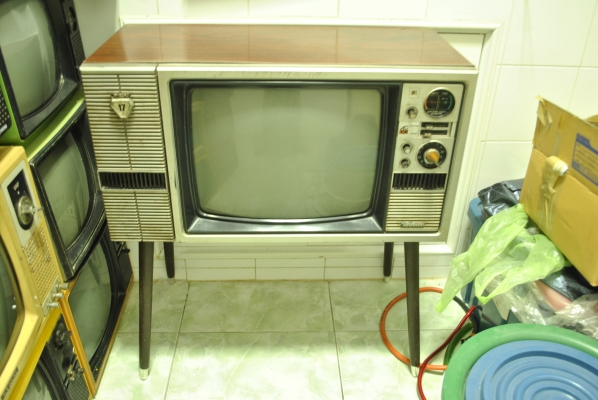 ขาย TV โบราณเก่า คลาสสิค  เอาไว้ตกแต่งบ้าน ร้าน ครับ