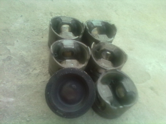 ต้องการขายลูกสูบก๊าซ NGV ของ  Hino Maga 6 ลูก ของแท้ๆถอดจากรถ