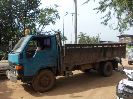 TOYOTA DYNA 115 เครื่องดี คัดซีสวย รถเดิมบาง (ต้องไปเก็บรายละเอียดหัว) ขายตามสภาพ