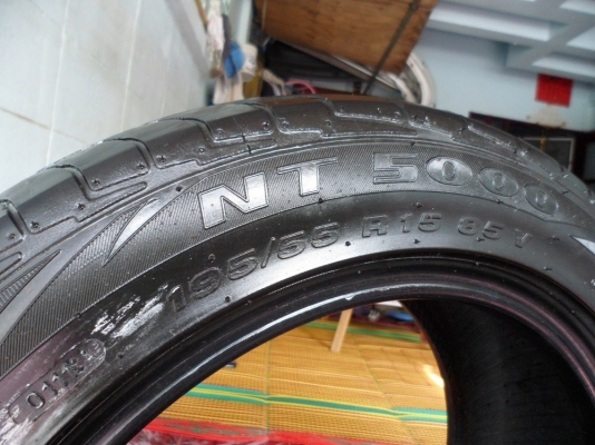 ยางสวยมาก ปี11 NEUTON  195/55/15 ดอกเยอะ 2เส้น