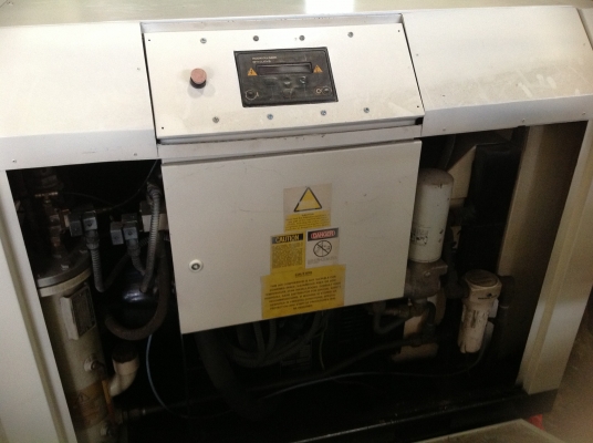 ขายปั้มลม INGERSOLL RAND ปั๊มสกรู 40 Hpพร้อมใช้งาน ไฟ 380 ปรับราคา 180000 บาท