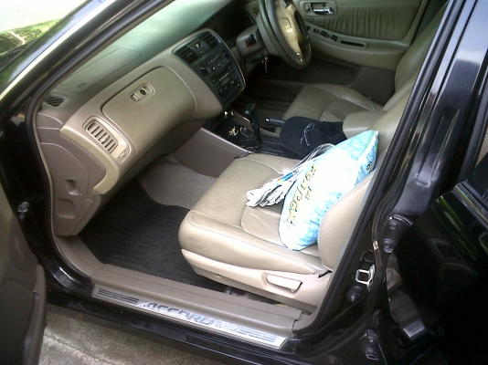 ขาย HONDA ACCORD VTi-e 2.3 AT Lev ปี 2000 สีดำ ขายได้ขายเลย