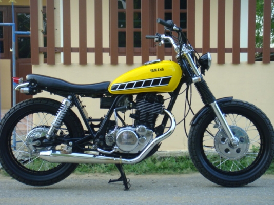 ขาย Yamaha SR 400 INV. 97 Tracker/มีวิดิโอประกอบการซื้อขาย