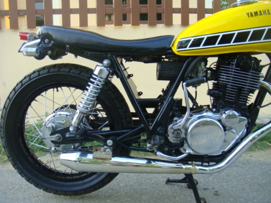 ขาย Yamaha SR 400 INV. 97 Tracker/มีวิดิโอประกอบการซื้อขาย