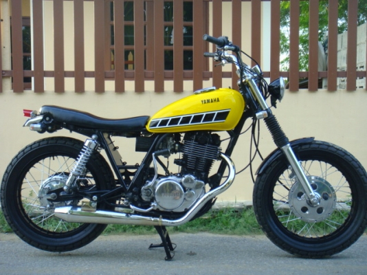 Yamaha SR 400 INV. 97 Tracker/มีวิดิโอประกอบการซื้อขาย Yamaha SR 400 INV. 97 Tracker/มีวิดิโอประกอบการซื้อขาย