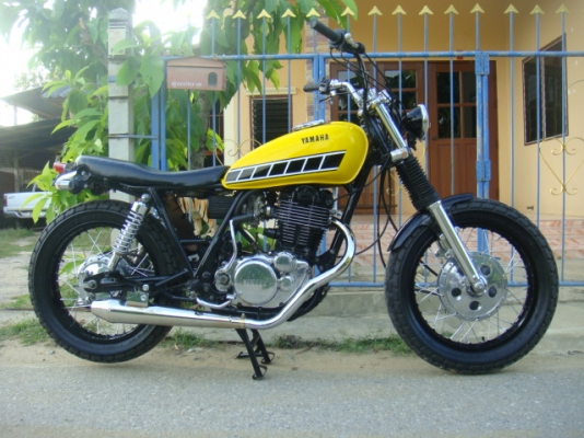 Yamaha SR 400 INV. 97 Tracker/มีวิดิโอประกอบการซื้อขาย Yamaha SR 400 INV. 97 Tracker/มีวิดิโอประกอบการซื้อขาย