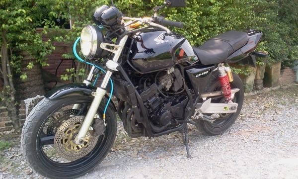 ขาย Honda Jade 250 CC แต่งเป็น Super 4 รถพร้อมใช้ 39000 สนใจติต่อ 081-828-2734 / 089-153-3245