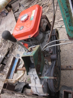 ขายถูก-รถบรรทุกตีนตะขาบ YANMAR: TC 400 เครื่องเบนซิน ขายถูก-รถบรรทุกตีนตะขาบ YANMAR: TC 400 เครื่องเบนซิน