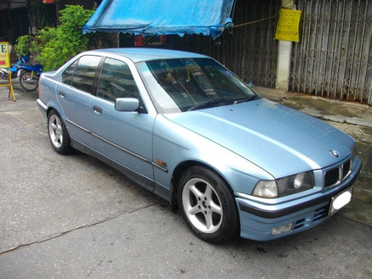 ขาย BMW 318 iA นกแก้ว ปี95 AUTO สวยหรู เครื่องแน่นสุดเยี่ยม หัวเกียร์ลายไม้ Airbag/ABS 269000 บาท