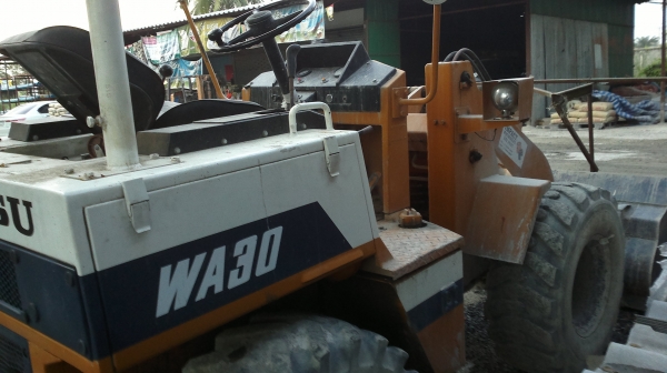 ขายรถตัก KOMATSU  WA30  สภาพพร้อมใช้งาน