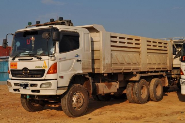 ขายดาวน์ Hino Mega 320 แรงม้า / 2 เพลา มีระบบลากพ่วง