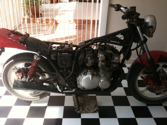 ล้มโปรเจ็คครับ ขาย suzuki gs650 8วาล์ล