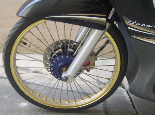 ขาย Yamaha Fino 115cc สีดำ ขาว จดทะเบียนปี47  พรบ.หมด ก.ค.56