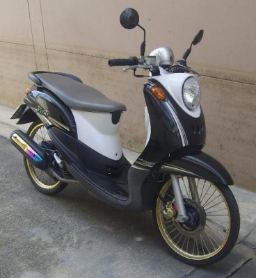 ขาย Yamaha Fino 115cc สีดำ ขาว จดทะเบียนปี47  พรบ.หมด ก.ค.56