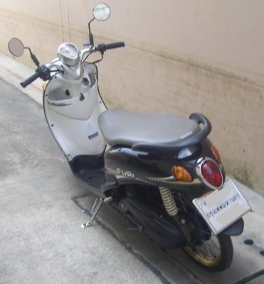 ขาย Yamaha Fino 115cc สีดำ ขาว จดทะเบียนปี47  พรบ.หมด ก.ค.56