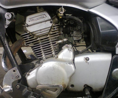 ขายKawasaki Boss 175cc สีเทา จดทะเบียนปี43  พรบ.หมด เม.ย.56