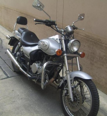 ขายKawasaki Boss 175cc สีเทา จดทะเบียนปี43  พรบ.หมด เม.ย.56