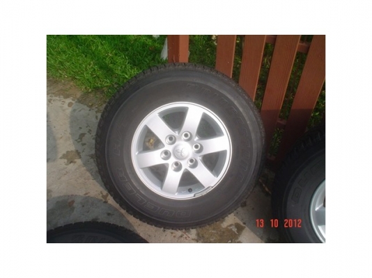 ขายยาง+แม็กช์ ติดรถมิซูปาเจโร่ 265/70R16ขาย11500 บาท