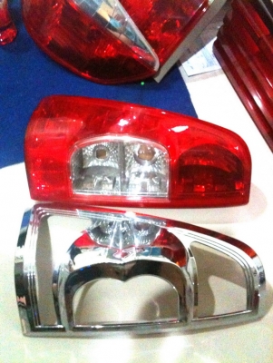 ไฟท้าย ISUZU D MAX HI-LANDER GOLD SERIES ข้างล่ะ 800บาท Tel.085-150-9040 ไฟท้าย ISUZU D MAX HI-LANDER GOLD SERIES ข้างล่ะ 800บาท Tel.085-150-9040