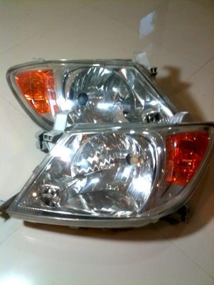 ไฟหน้า วิโก้ ซ้ายขวา สภาพใช้งานได้เลย ราคาข้างล่ะ 850 บาท โทร 085-150-9040