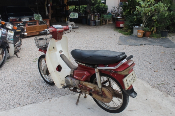 ดรีมคุรุสภาสีแดงทะเบียนพร้อมโอนเดิมๆขายถูก9500บาท