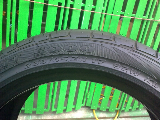 **** ขายถูกๆ  ยางใหม่   235/45/17   ****
