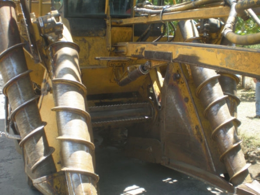 ขายรถตัดอ้อย CAMECO ล้อยางแท้ ปี 98 ขายรถตัดอ้อย CAMECO ล้อยางแท้ ปี 98