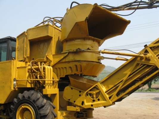 ขายรถตัดอ้อย CAMECO ล้อยางแท้ ปี 98 ขายรถตัดอ้อย CAMECO ล้อยางแท้ ปี 98