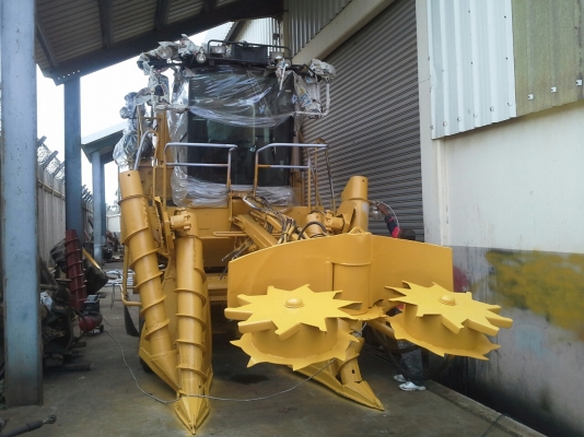 ขายรถตัดอ้อย CAMECO ล้อยางแท้ ปี 98 ขายรถตัดอ้อย CAMECO ล้อยางแท้ ปี 98