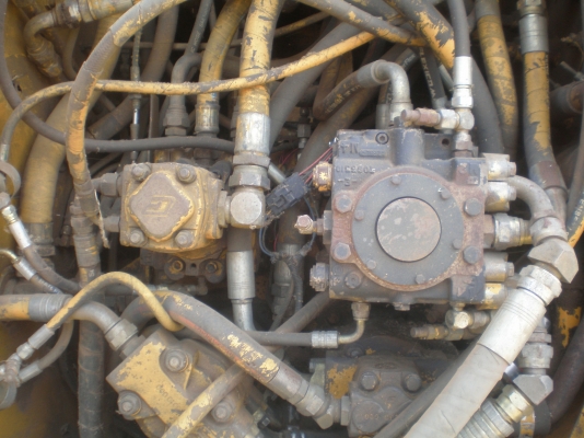 ขายรถตัดอ้อย CAMECO ล้อยางแท้ ปี 2000 ขายรถตัดอ้อย CAMECO ล้อยางแท้ ปี 2000