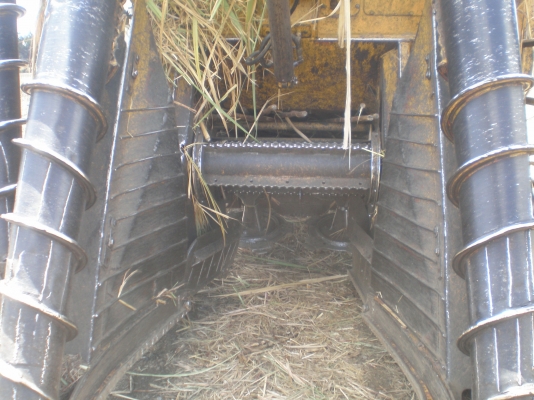 ขายรถตัดอ้อย CAMECO ล้อยางแท้ ปี 2000 ขายรถตัดอ้อย CAMECO ล้อยางแท้ ปี 2000