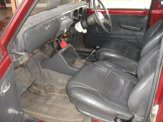 ขาย มาสด้า 1300 สีแดง เดิมๆๆ ทะเบียนเต็มพร้อมโอน