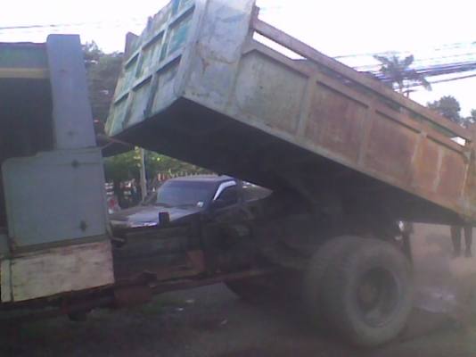 ขาย 6 ล้อดั้มดิน หน้ายาว อีซูซุ EX  เฟืองท้ายใหญ่ พวงมาลัยเพาเวอร์ โทร 081-9837056