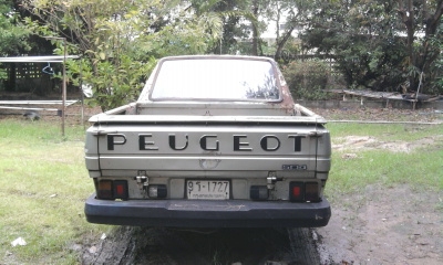 ขาย เปอร์โย 504 รถกระบะ4ประตู คลาสสิคมากครับ เครื่องดี ขับได้เลย มีทะเบียน