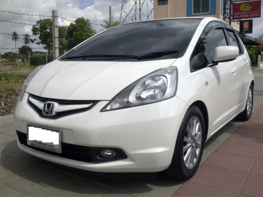 HONDA  JAZZ  1.5  VTEC  รถสวย รถบ้าน พร้อมติดแก็ส  LPG