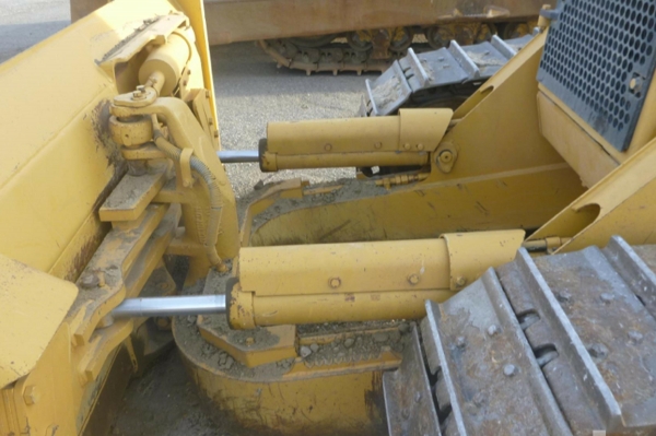 รถดันดิน Caterpillar D5H Series2 ตู้เเอร์ Ripperหลัง สีสวย ช่วงล่างเเน่น