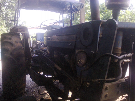 ขายFrod T3 สภาพพร้อมใช้ ราคานี้มีแถมเครื่องปลูกอ้อยด้วยนะ