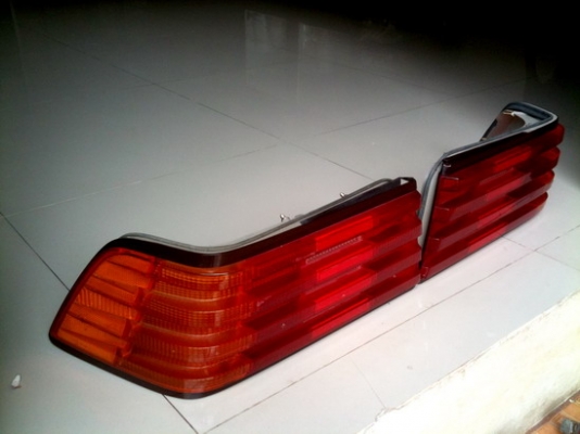 ไฟท้ายเบนซ์ 500SL W129 สภาพใหม่ ราคาคู่ล่ะ 6,000 Tel.085-150-9040 (กดที่ชื่อเพื่อดูสินค้าทั้งหมดของผู้ขาย) ไฟท้ายเบนซ์ 500SL W129 สภาพใหม่ ราคาคู่ล่ะ 6,000 Tel.085-150-9040 (กดที่ชื่อเพื่อดูสินค้าทั้งหมดของผู้ขาย)