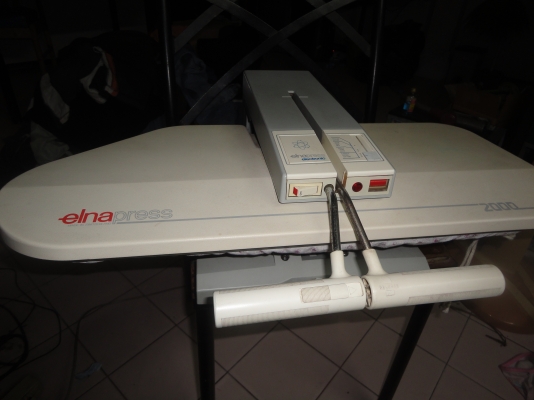 เครื่องรีดผ้า elna press 2000 ราคา2500