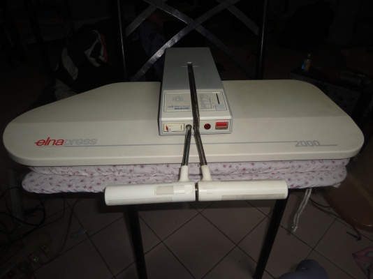เครื่องรีดผ้า elna press 2000 ราคา2500