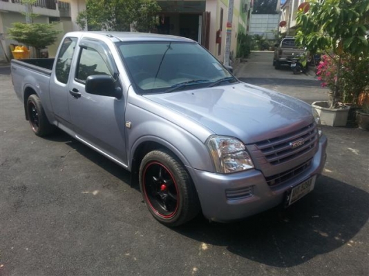 อีซุซุ ดีแม็ก เครื่อง 2500 ปี05 พวงมาลัยพาวเวอร์ เครื่องเสียงชุดใหญ่ แม็ก17 แม็กลายเนอร์ พาวเวอร์แอม 3 ตัว เครื่องเล่น CD/DVD สวยมากไม่เคยทำสี วิ่ง 70000 กว่าโล