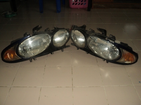 โคมไฟหน้า toyota estima lucida สวยๆ คู่ละ 2,800 เท่านั้น