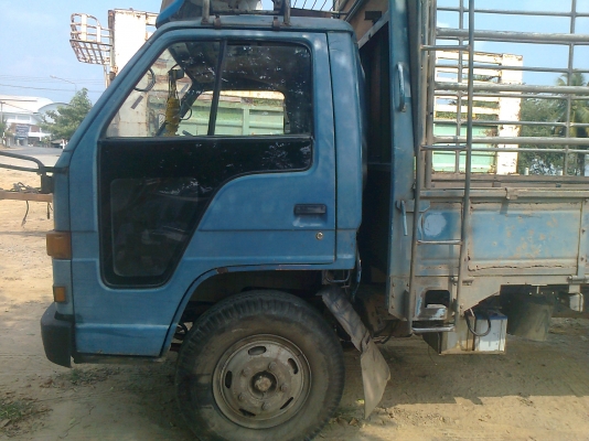 isuzu NPR 115 กระบะคาร์โก้ ยาว 5 เมตร