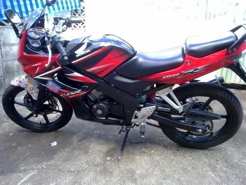 Honda cbr150 รถบ้าน ภาษีเต็มพร้อมโอนครับ