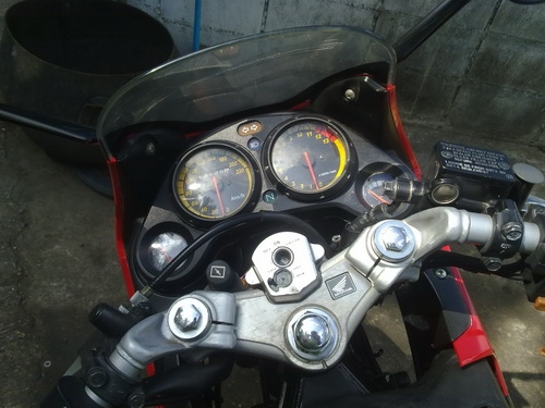 Honda cbr150 รถบ้าน ภาษีเต็มพร้อมโอนครับ