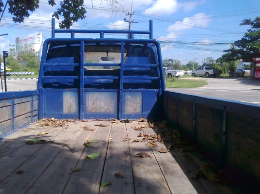 ขายด่วน..รถสี่ล้อ ISUZU ELF เครื่องยนต์ อีซูสุ 74 แรงม้า.