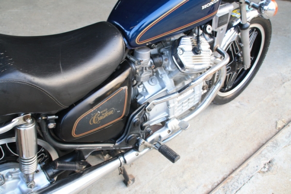 ขาย GL 400 รถประกวดเดิม สภาพสวย เครื่องดี ขับกลับได้เลย ทะเบียนแท้ ขาย GL 400 รถประกวดเดิม สภาพสวย เครื่องดี ขับกลับได้เลย ทะเบียนแท้